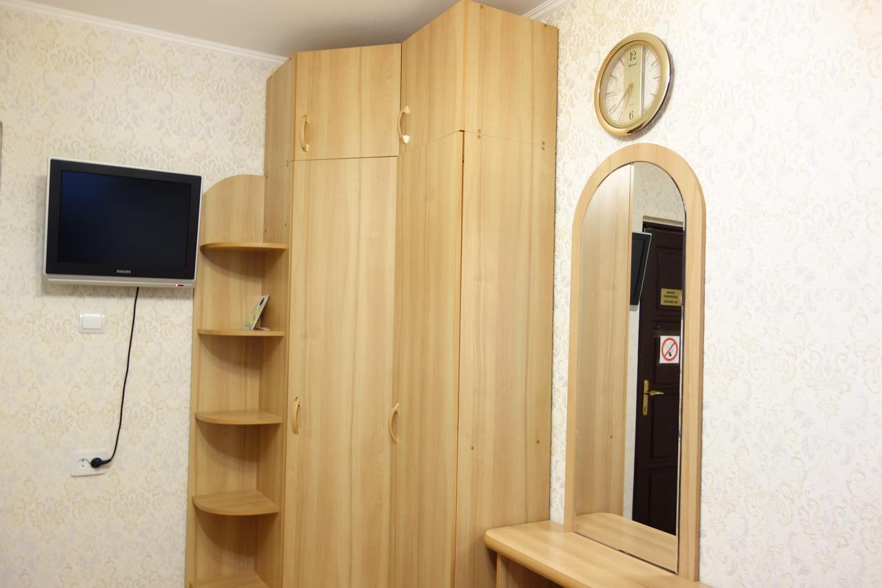 Enrico Hotel Dnjepropetovsk Buitenkant foto