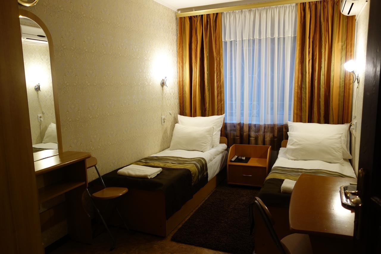Enrico Hotel Dnjepropetovsk Buitenkant foto