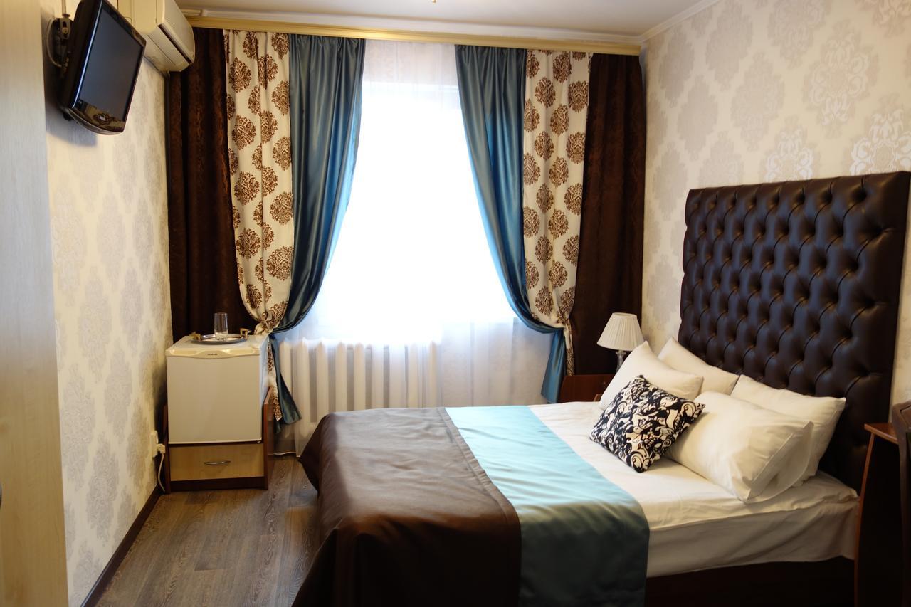Enrico Hotel Dnjepropetovsk Buitenkant foto