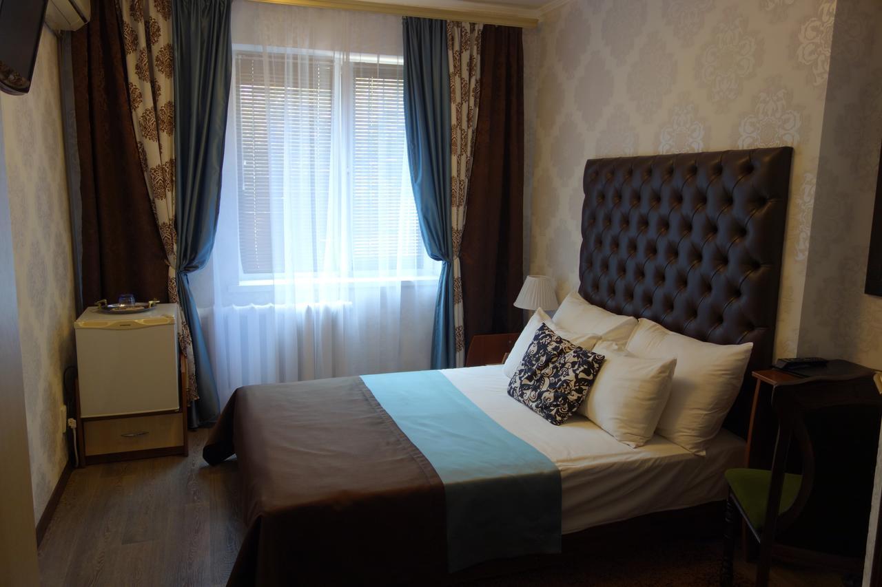 Enrico Hotel Dnjepropetovsk Buitenkant foto